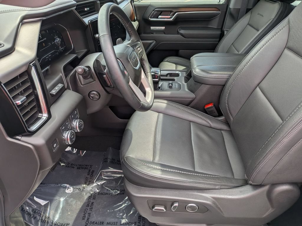 Used 2025 GMC Sierra 1500 Denali w/ Denali Reserve Package AWD/4WD image 17