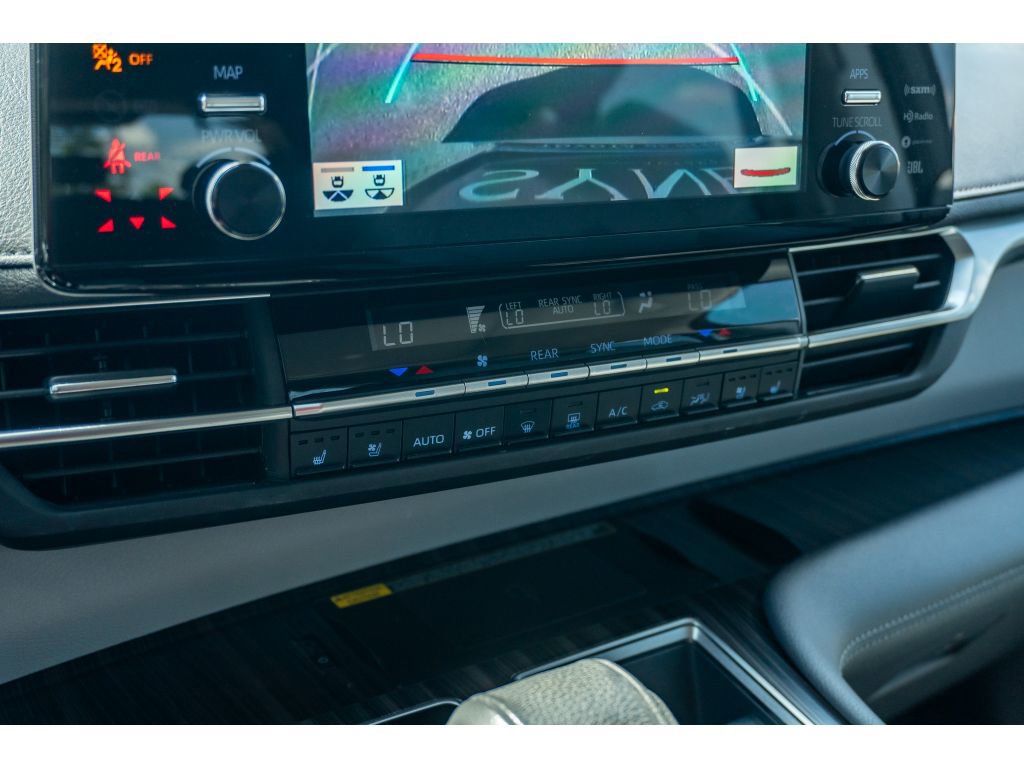 Used 2022 Toyota Sienna Limited FWD image 25