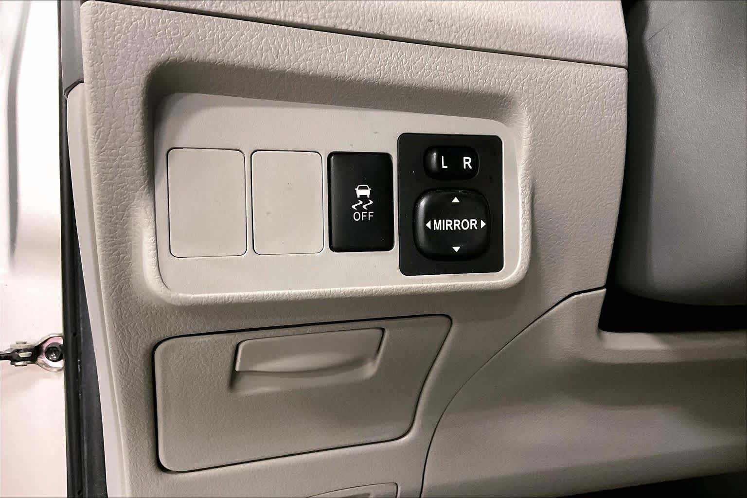 Used 2010 Toyota Corolla LE FWD image 32
