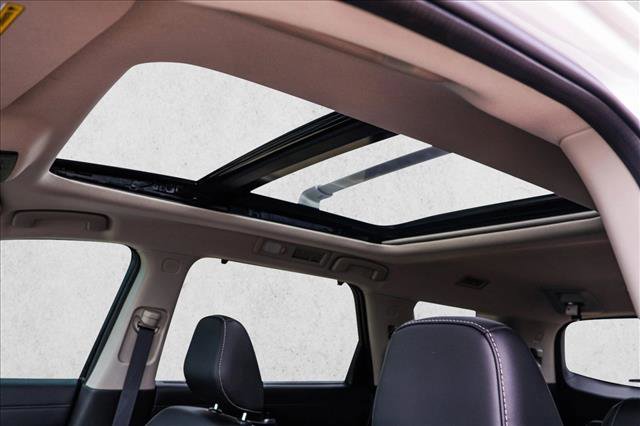 Used 2022 Nissan Pathfinder SL w/ SL Premium Package image 11