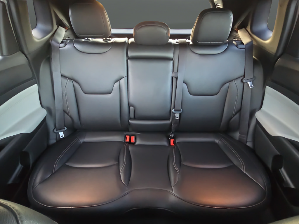 Used 2025 Jeep Compass Limited AWD/4WD image 24
