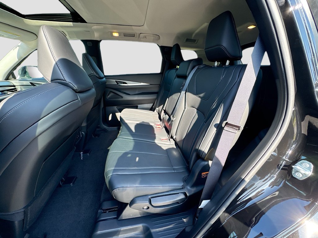 Used 2027 INFINITI QX60 Pure w/ Cargo Package FWD image 26