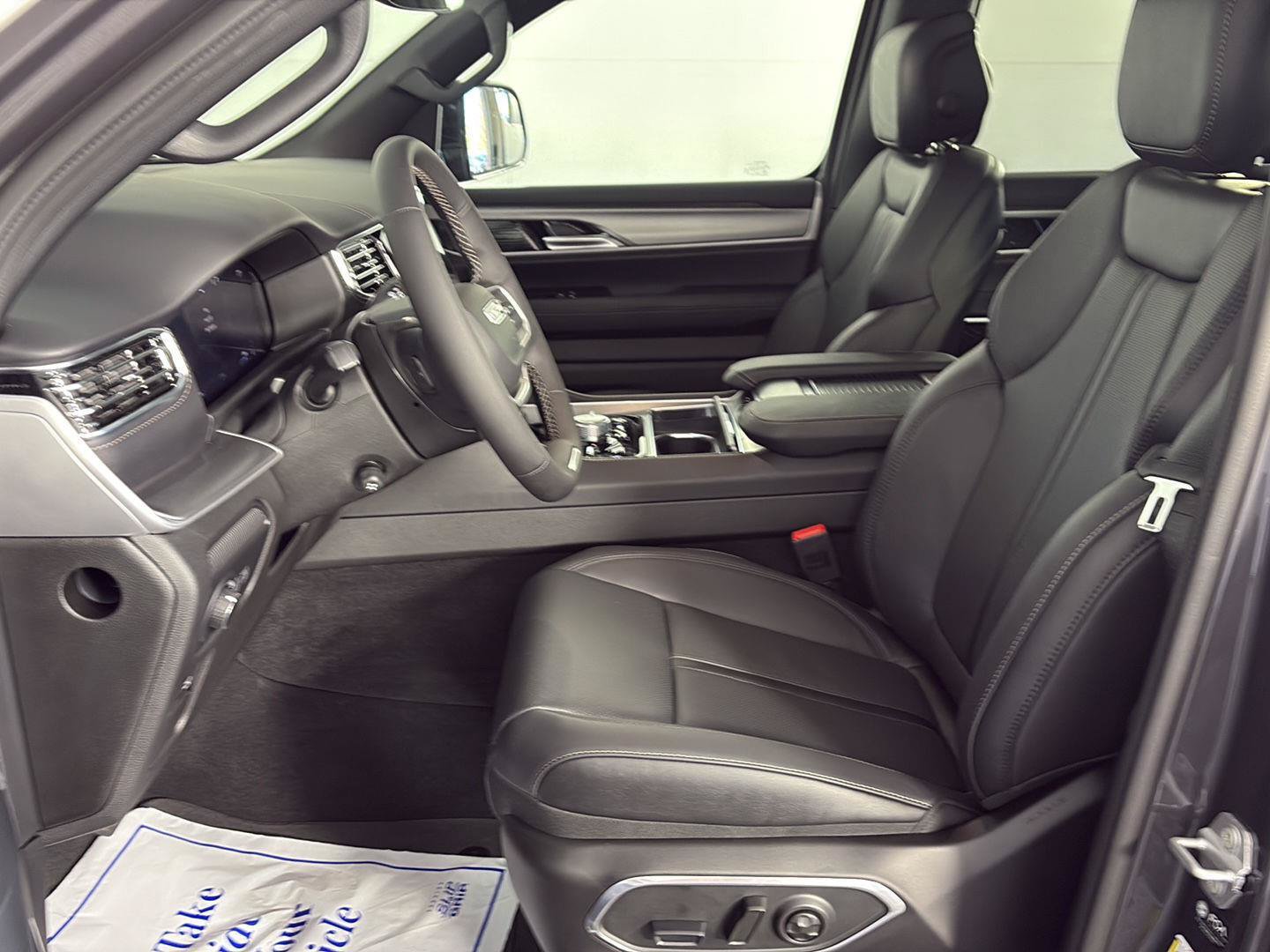 New 2026 Jeep Grand Wagoneer Limited AWD/4WD image 13