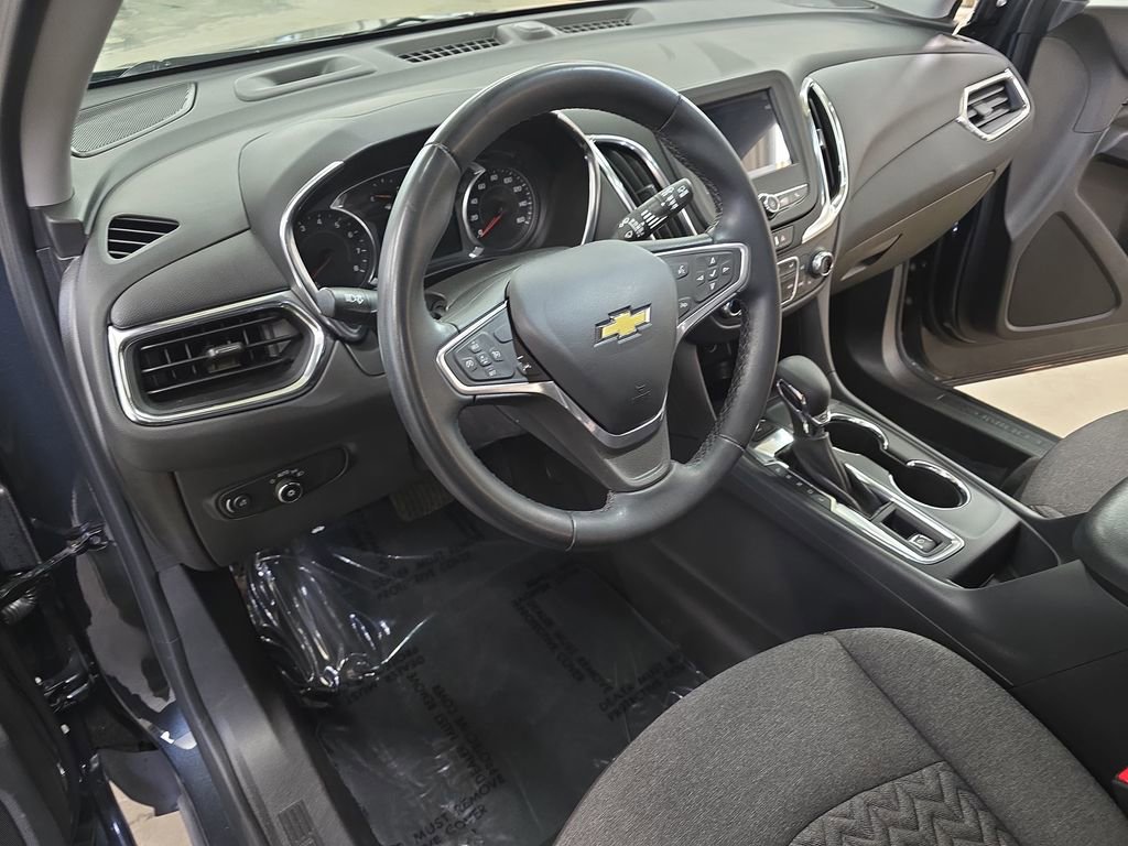 Used 2023 Chevrolet Equinox LT w/ Driver Convenience Package AWD/4WD image 16