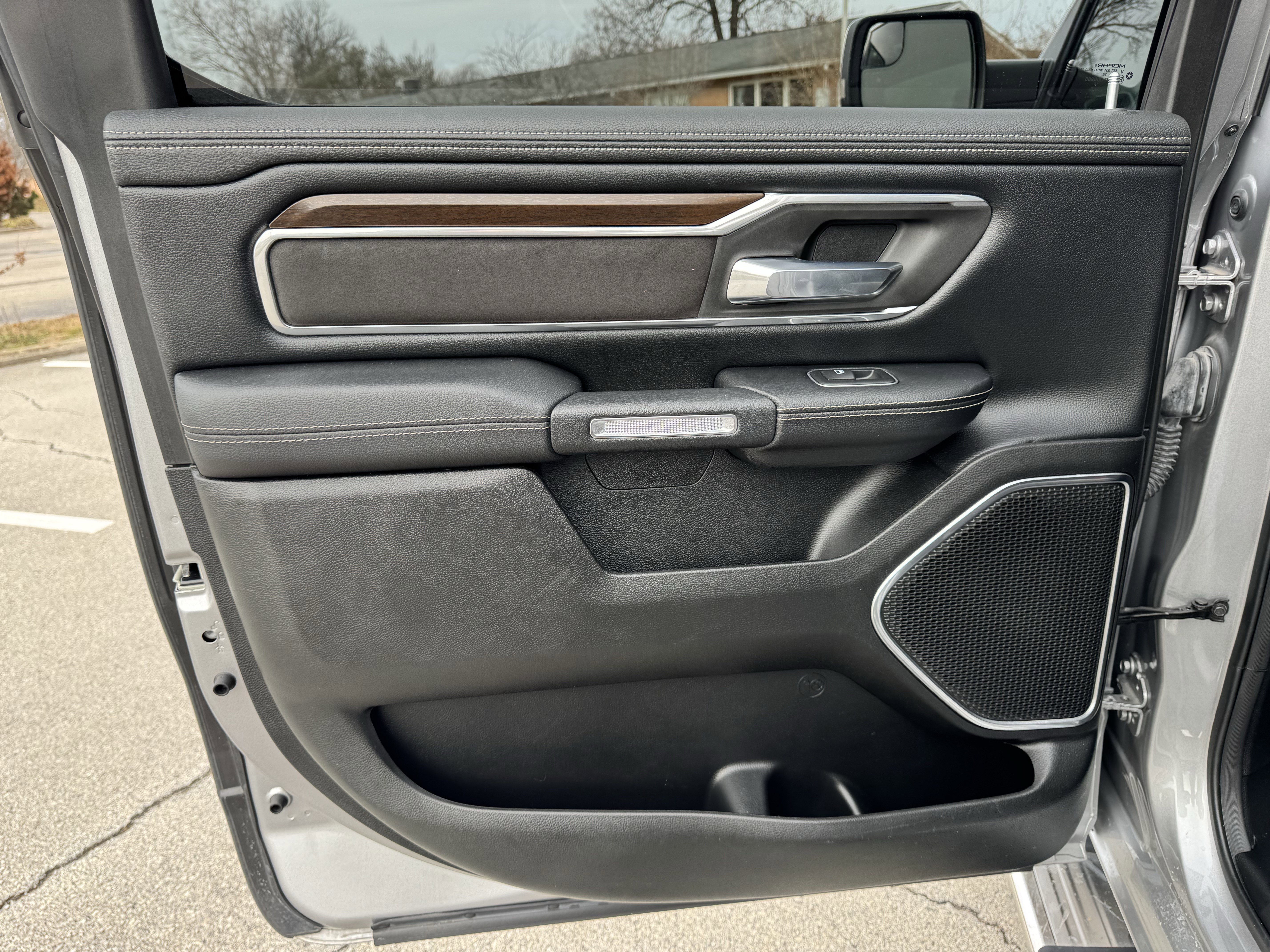 Used 2021 RAM 1500 Laramie image 33