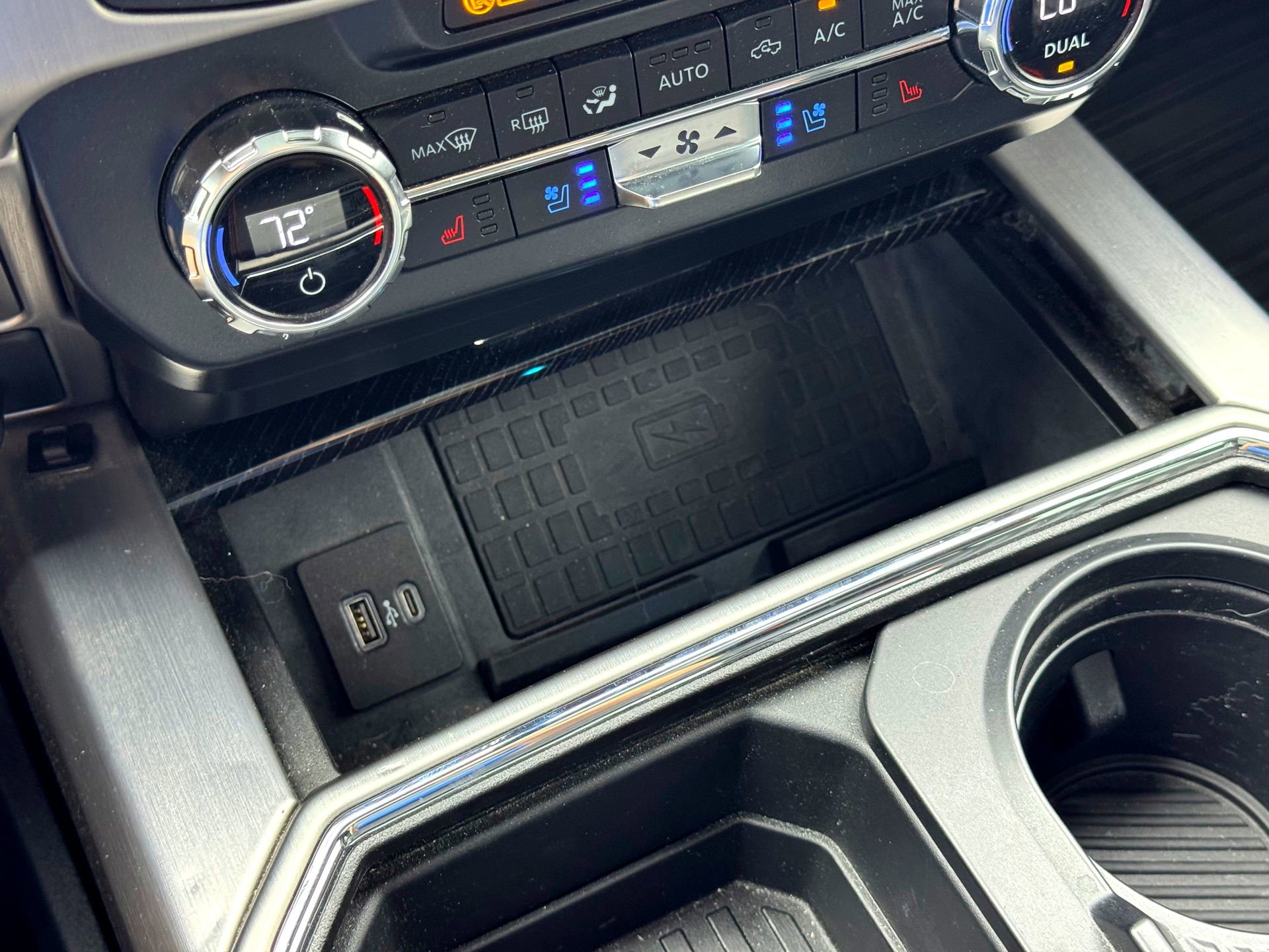 Used 2022 Ford F450 Platinum w/ FX4 Off-Road Package image 28