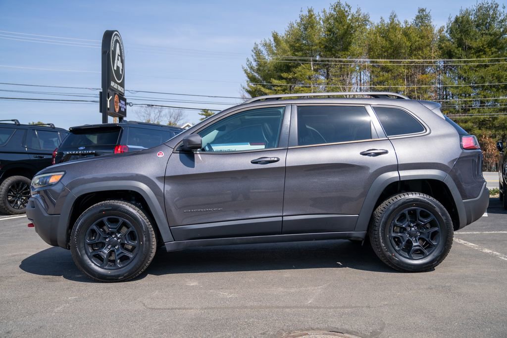 Used 2021 Jeep Cherokee Trailhawk w/ Sun, Sound & Nav Group AWD/4WD image 3