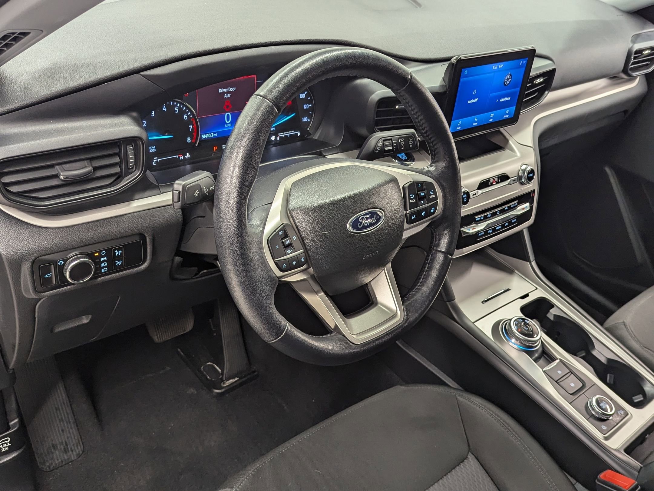 Certified 2023 Ford Explorer XLT w/ Class IV Trailer Tow Package image 3