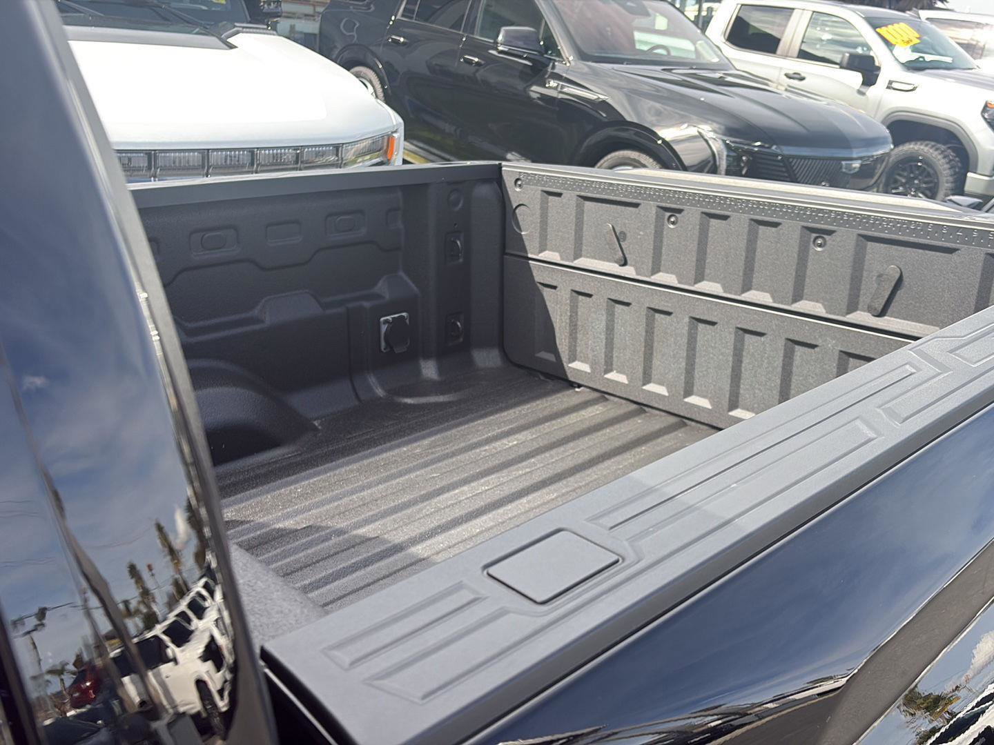 Used 2024 GMC Canyon AT4 image 21