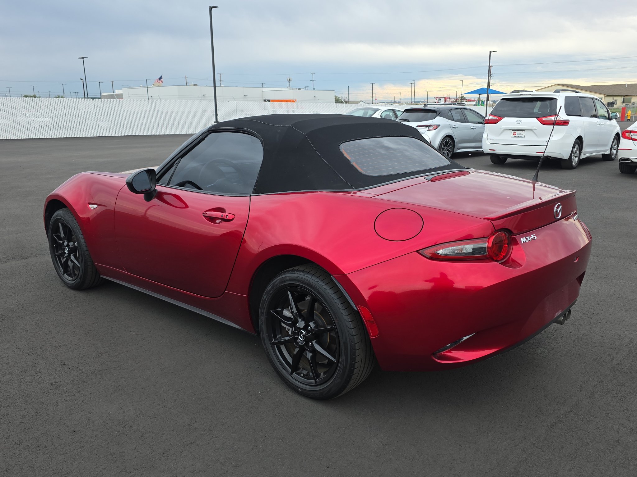 Used 2021 MAZDA MX-5 Miata Sport RWD image 6