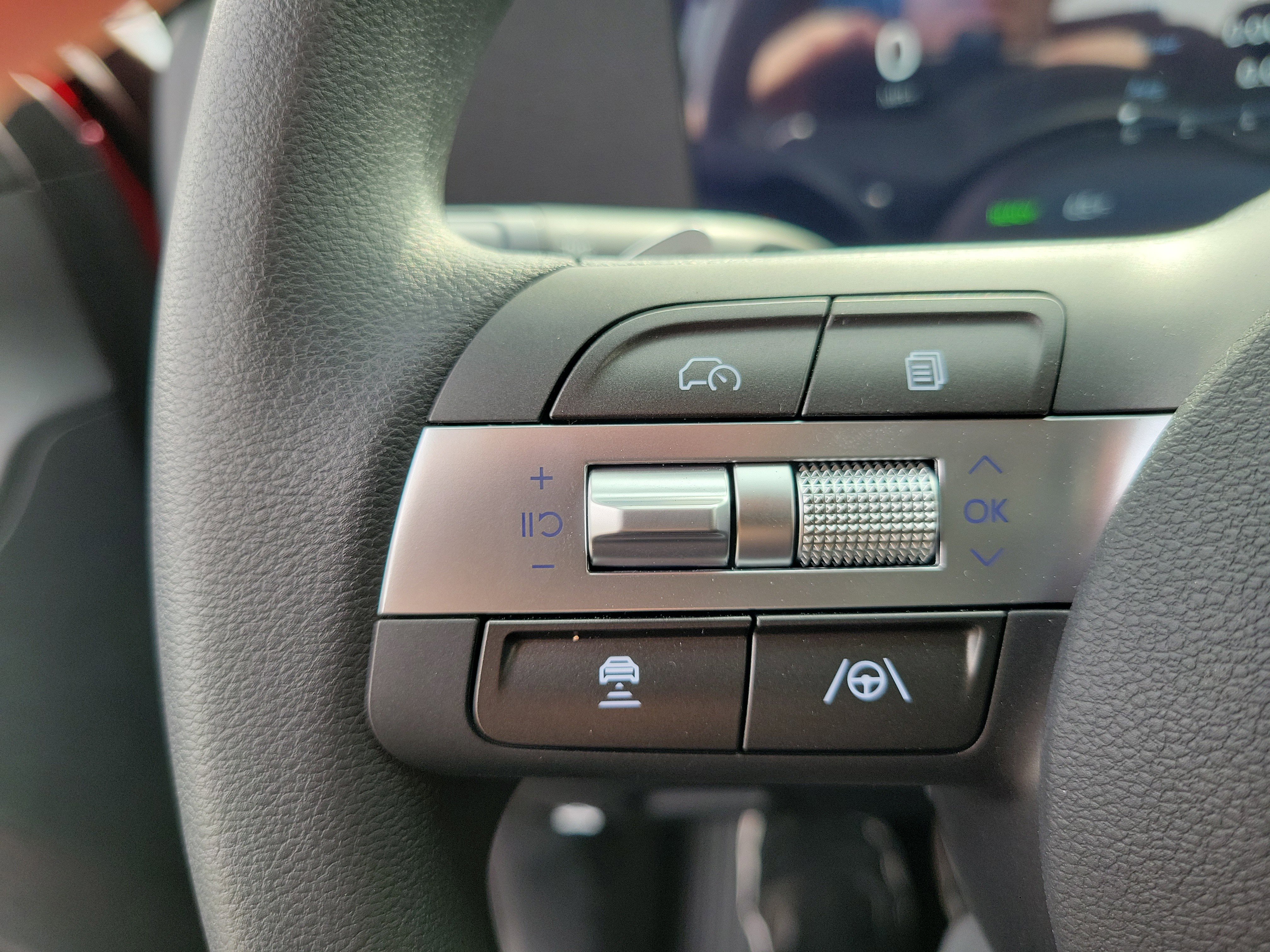 New 2025 Hyundai Kona SE image 6