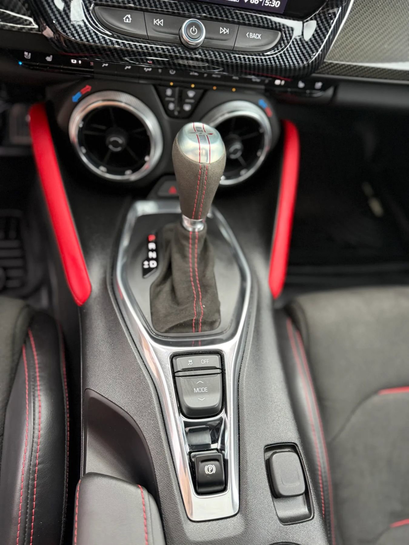 Used 2020 Chevrolet Camaro ZL1 RWD image 27