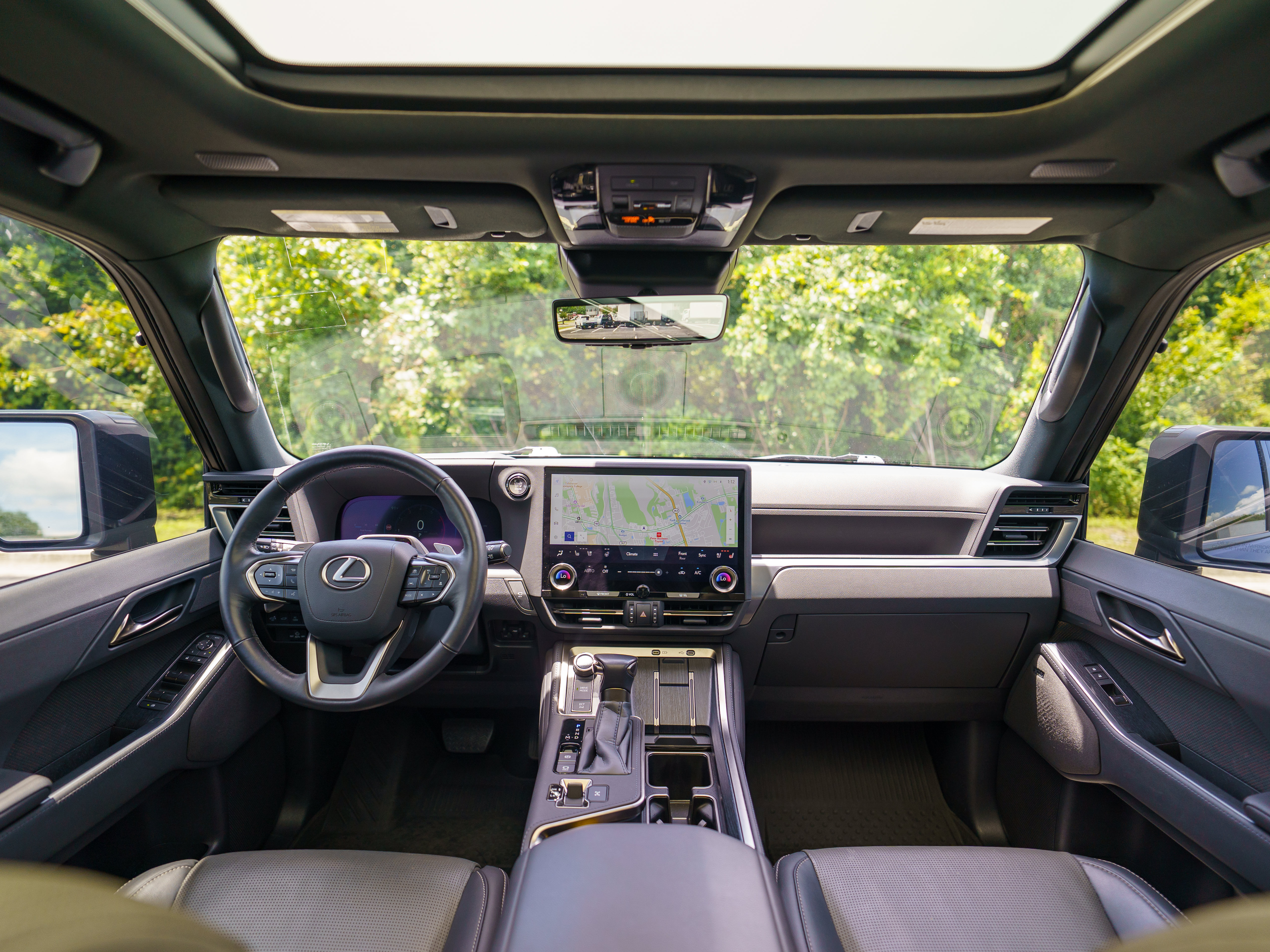 Used 2024 Lexus GX 550 w/ Accessory Package (2T) AWD/4WD image 18