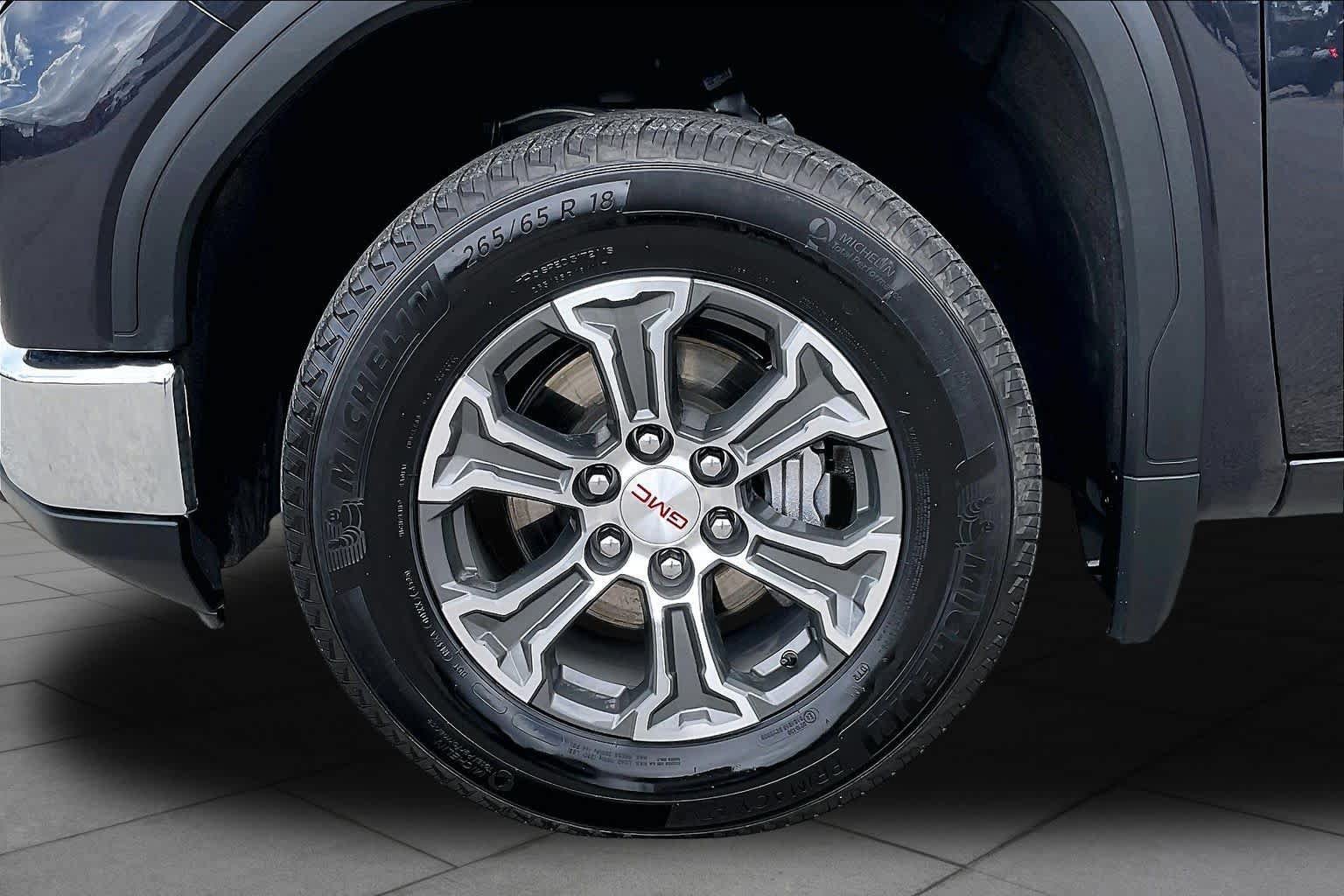 Used 2026 GMC Sierra 1500 SLT RWD image 11