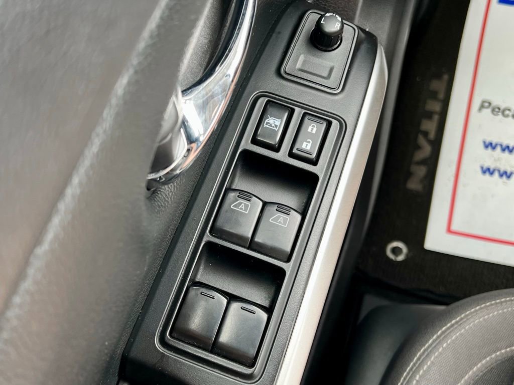 Used 2023 Nissan Titan SV image 25