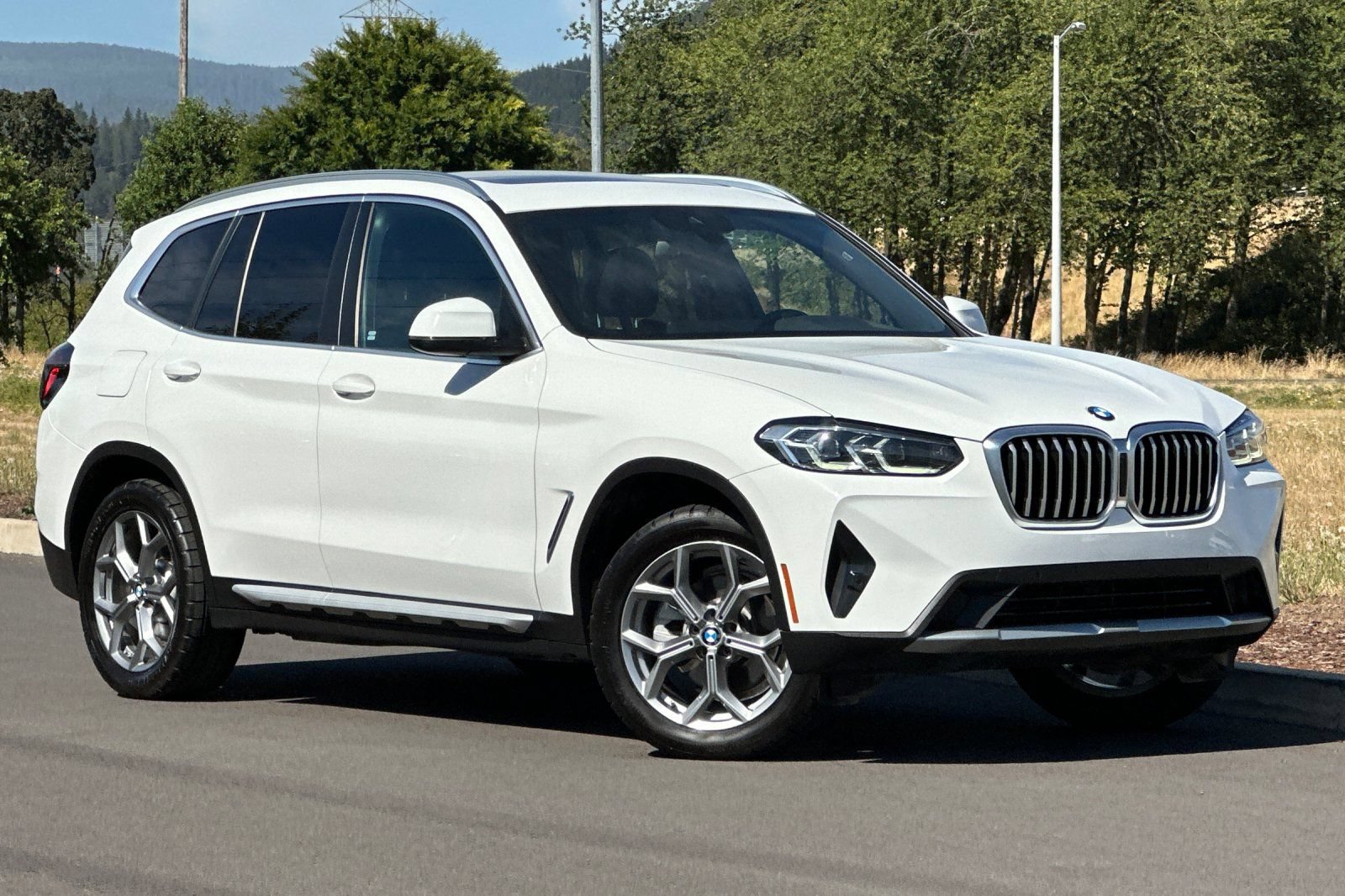 Used 2024 BMW X3 xDrive30i AWD/4WD image 1