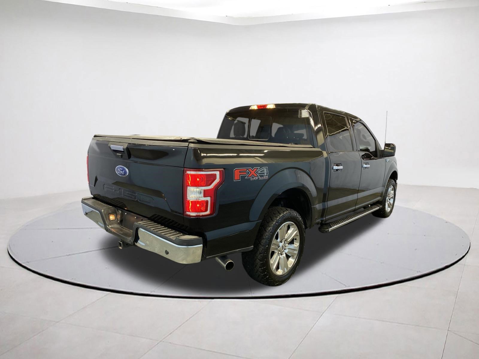 Used 2018 Ford F150 XLT w/ Equipment Group 302A Luxury image 8