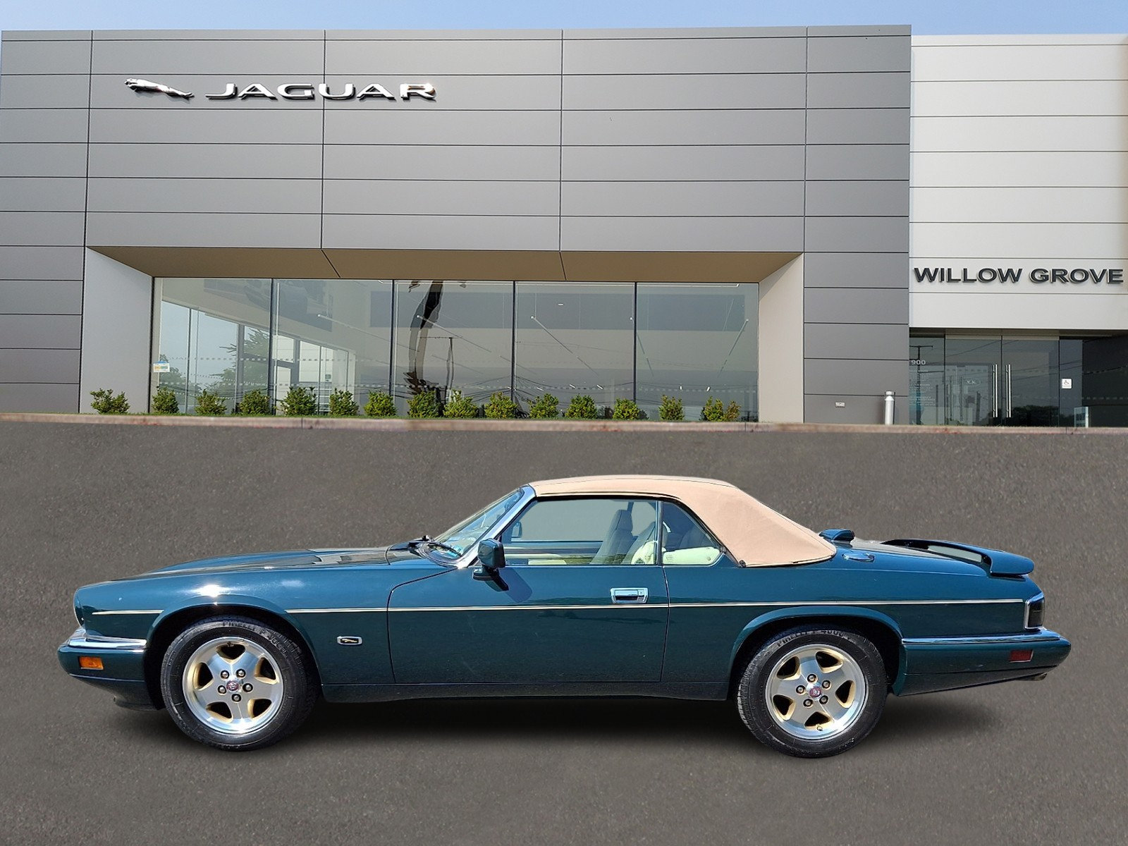Used 1994 Jaguar XJS V12 Convertible RWD image 7