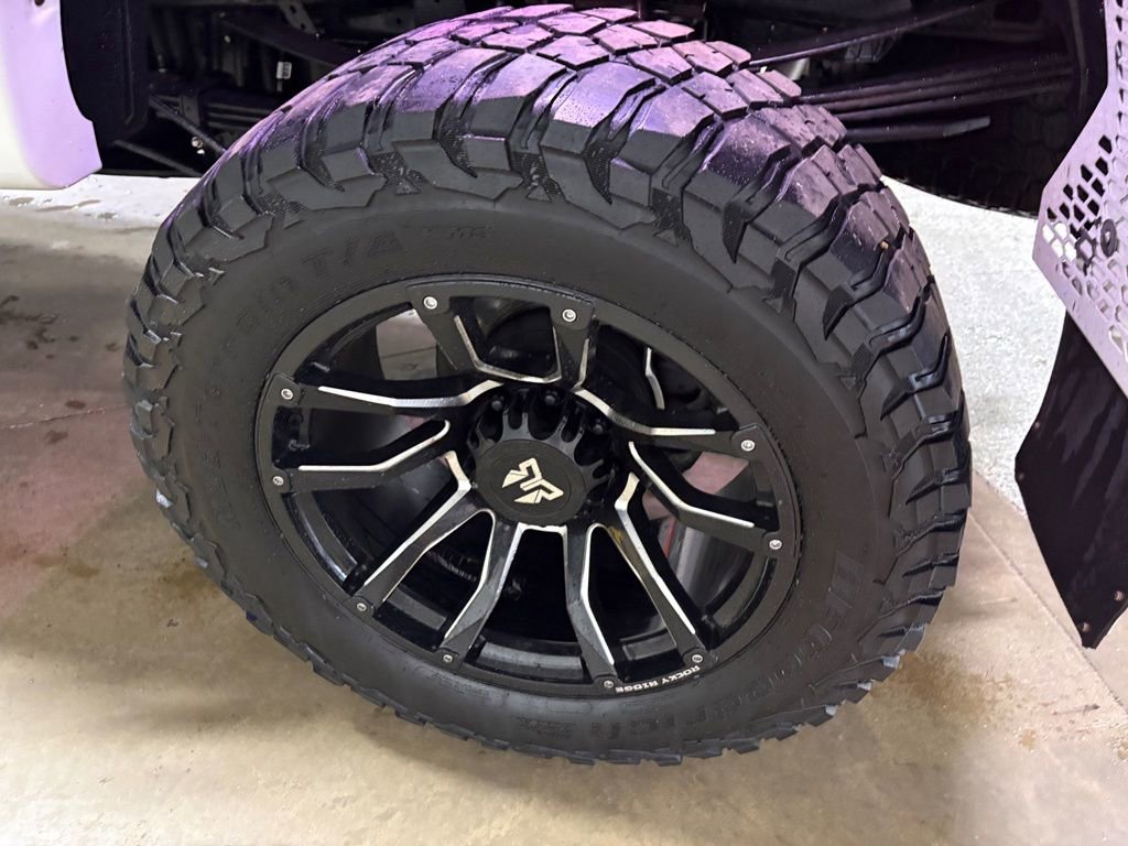 Used 2022 Ford F250 Lariat w/ Black Appearance Package image 32