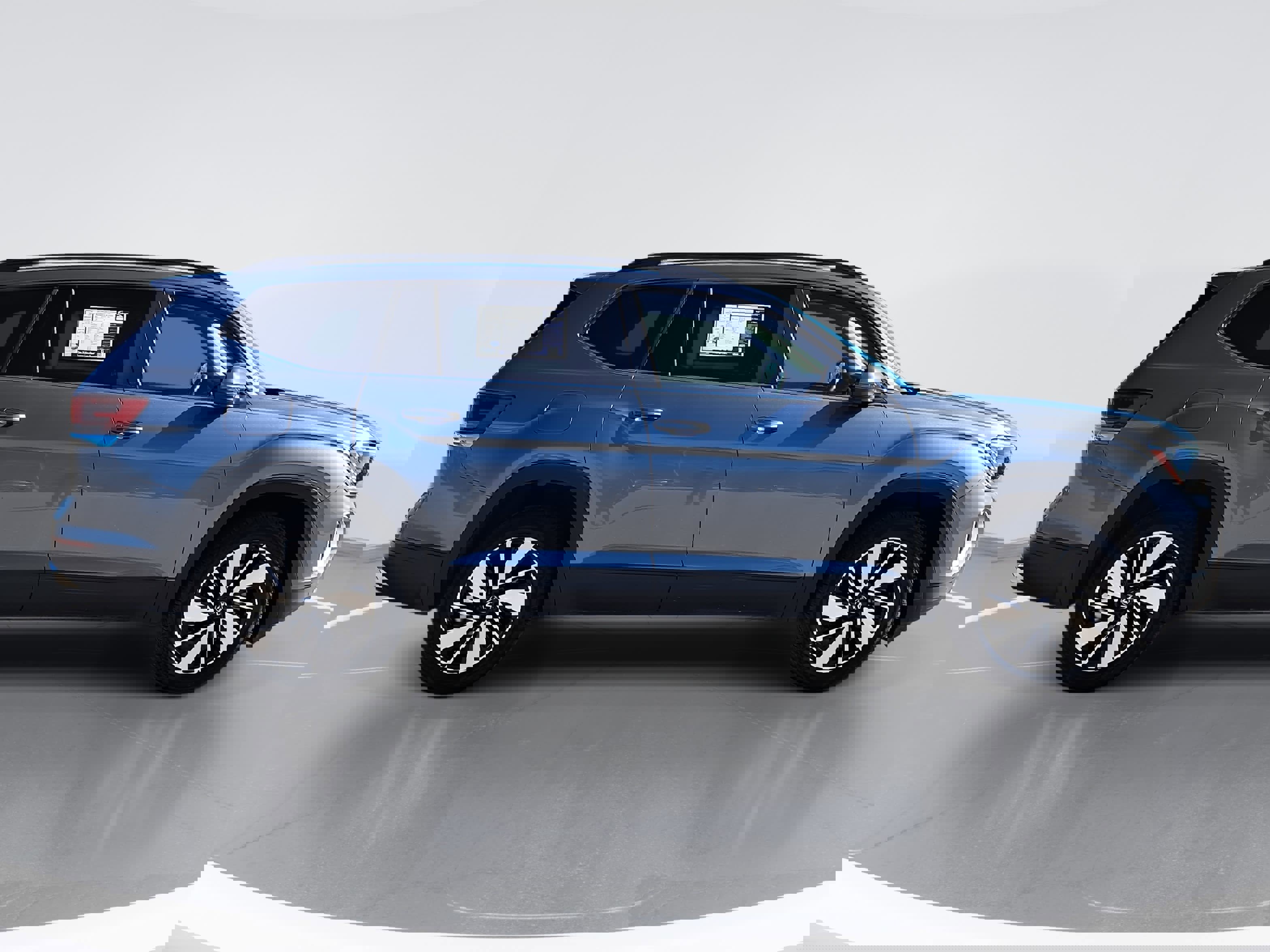 Used 2024 Volkswagen Atlas SE image 2