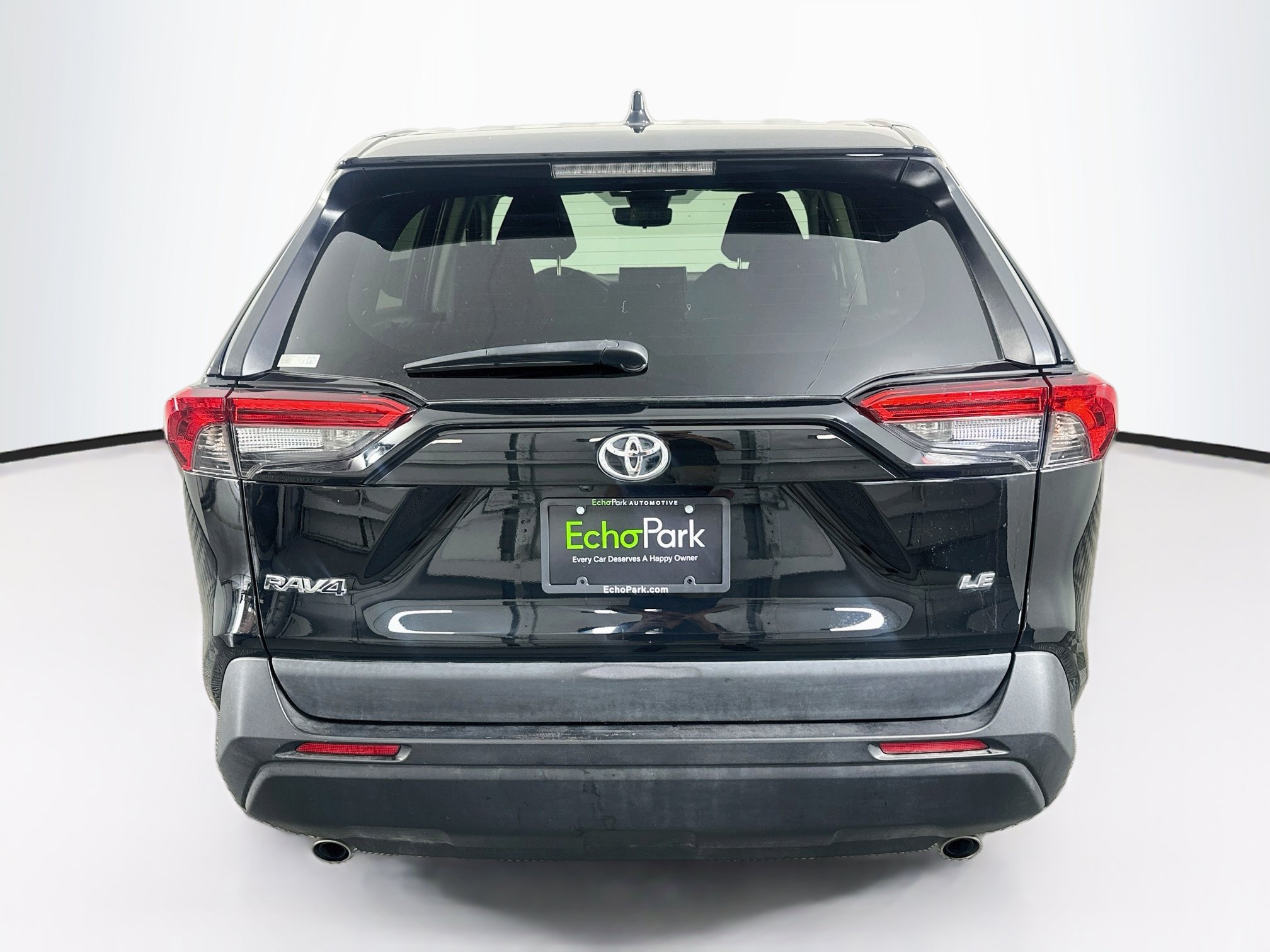 Used 2022 Toyota RAV4 LE FWD image 7