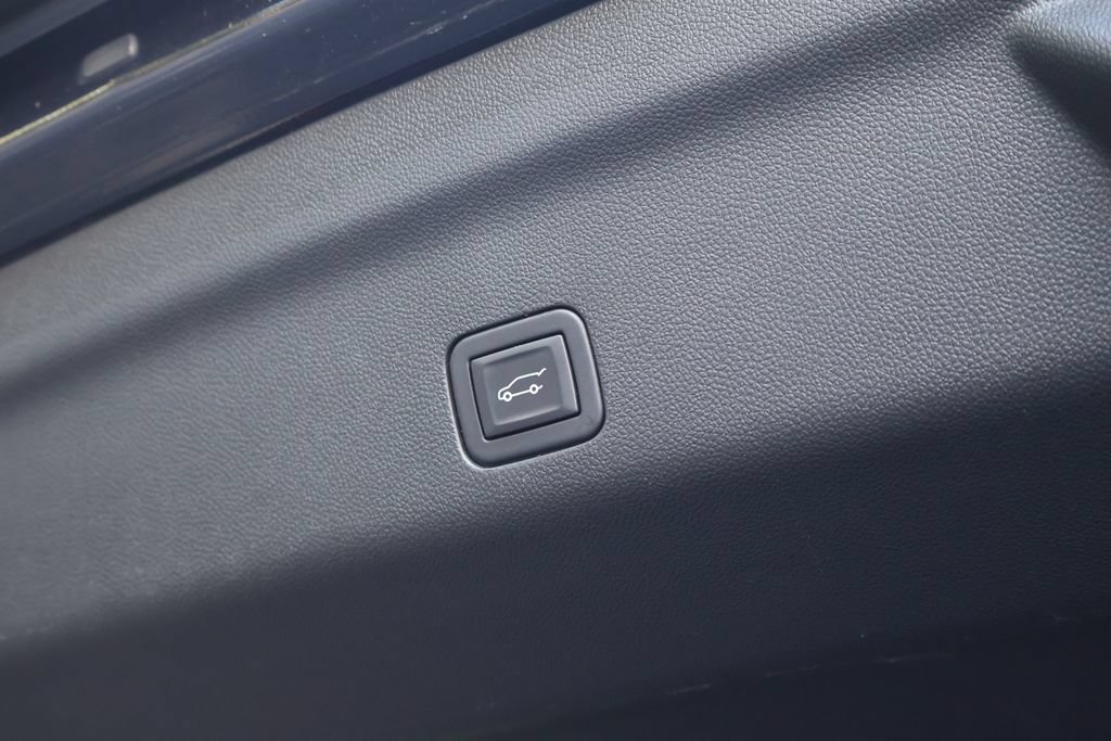 Certified 2024 GMC Yukon Denali Ultimate w/ LPO, Floor Liner Package AWD/4WD image 55