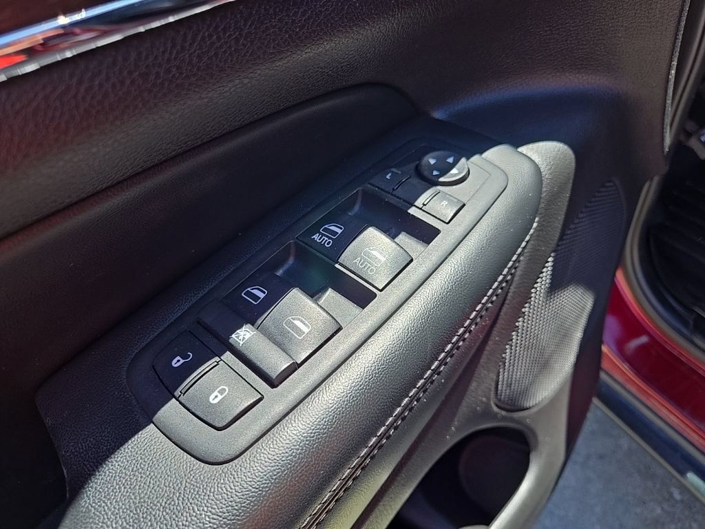 Used 2018 Jeep Grand Cherokee Limited AWD/4WD image 32