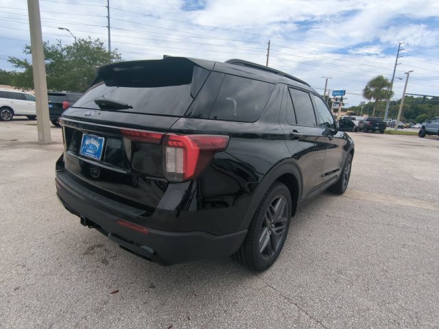 New 2026 Ford Explorer ST-Line w/ ST-Line Street Pack RWD image 5