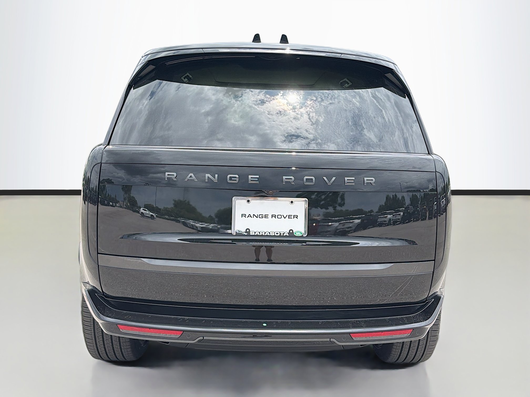New 2026 Land Rover Range Rover Long Wheelbase SE AWD/4WD image 4