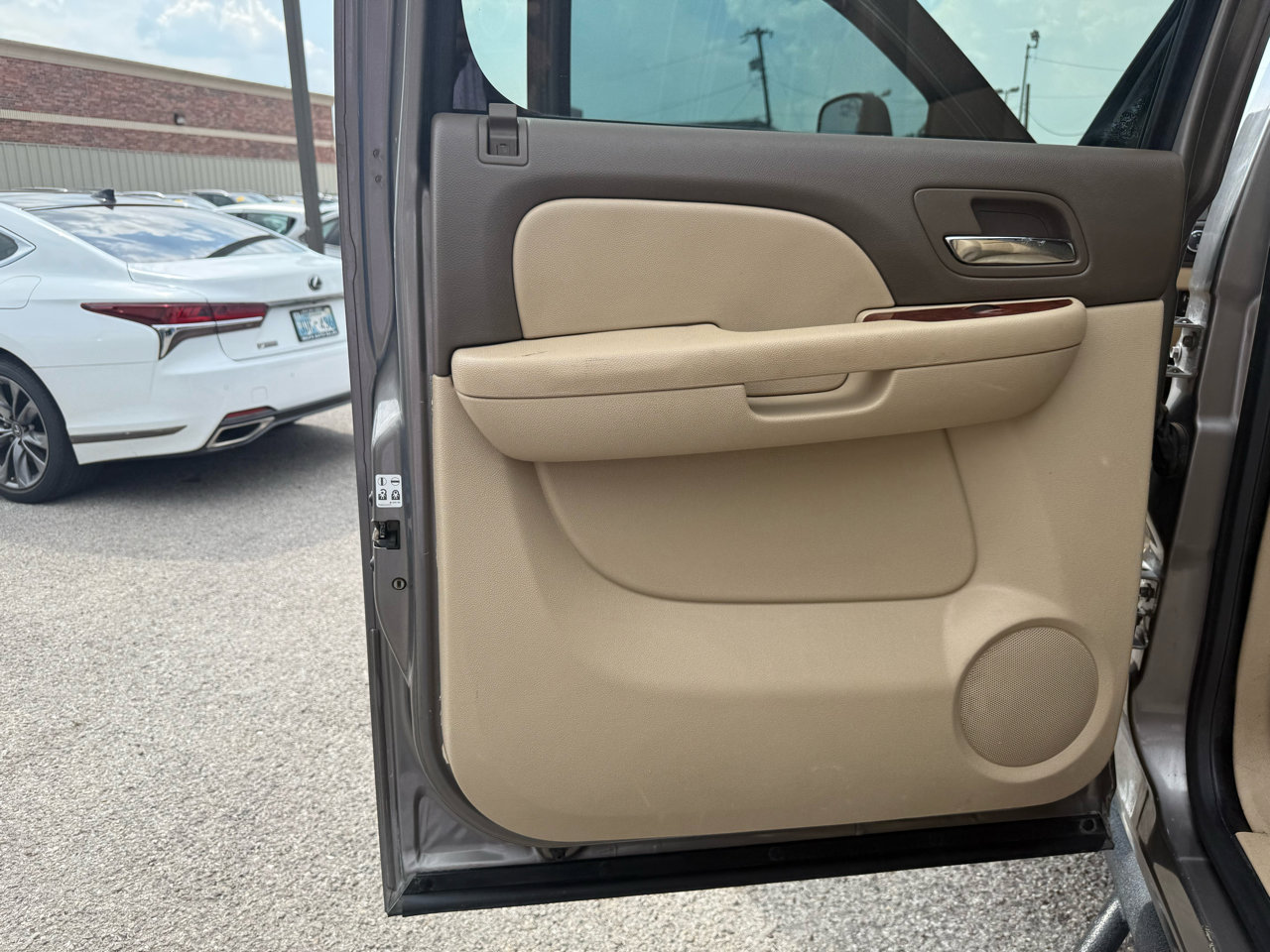 Used 2014 Chevrolet Silverado 2500 LTZ w/ LTZ Plus Package image 16