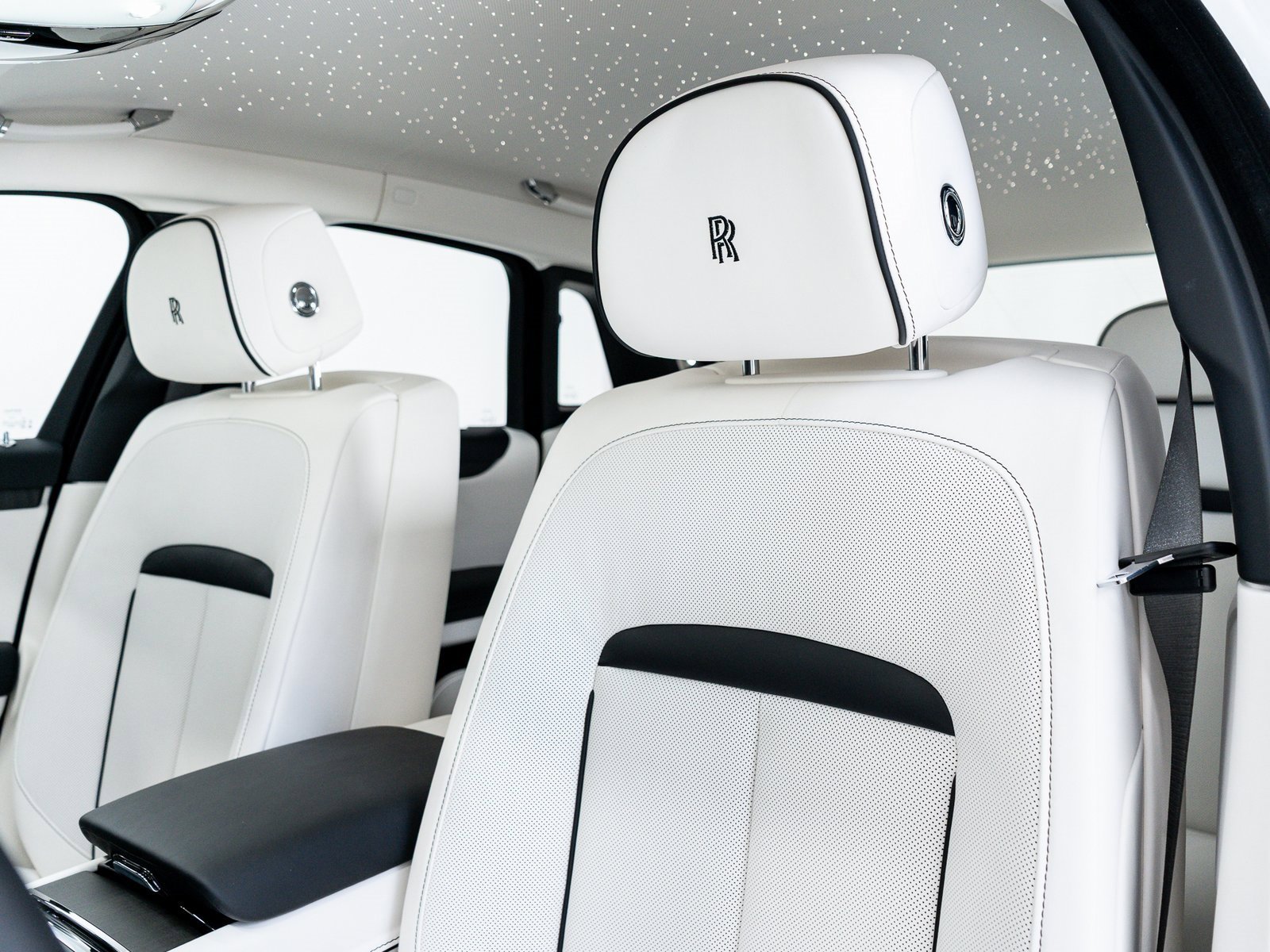 New 2025 Rolls-Royce Ghost image 17