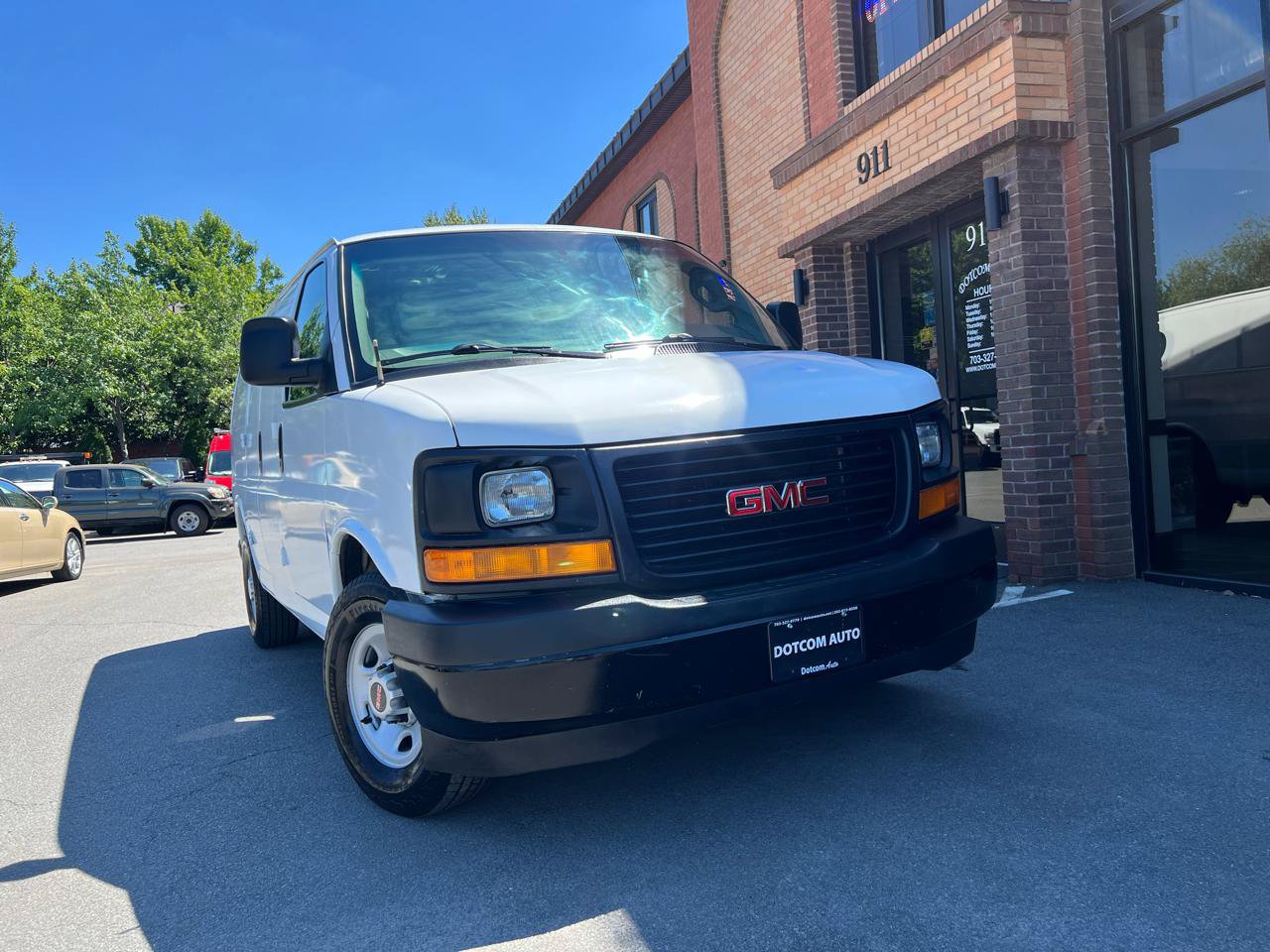 Used 2017 GMC Savana 2500 RWD image 15