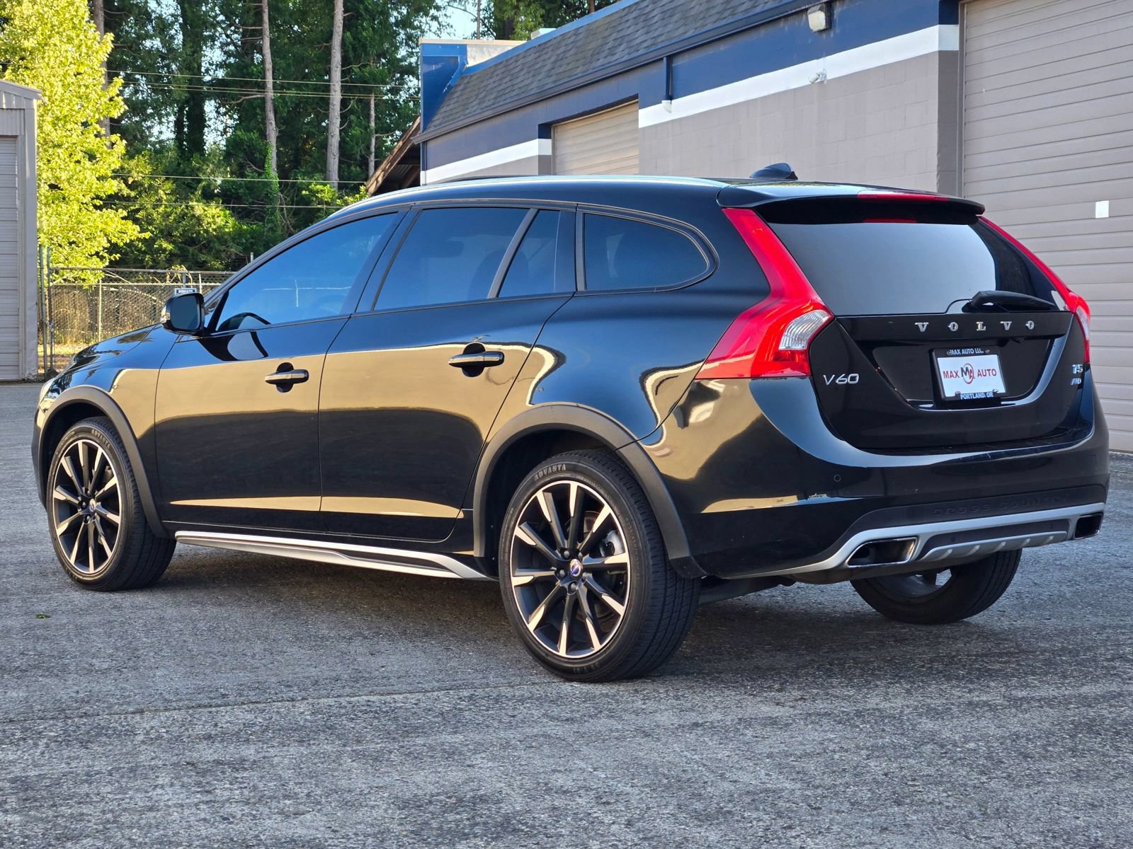 Used 2016 Volvo V60 T5 Cross Country w/ Convenience Package AWD/4WD image 6