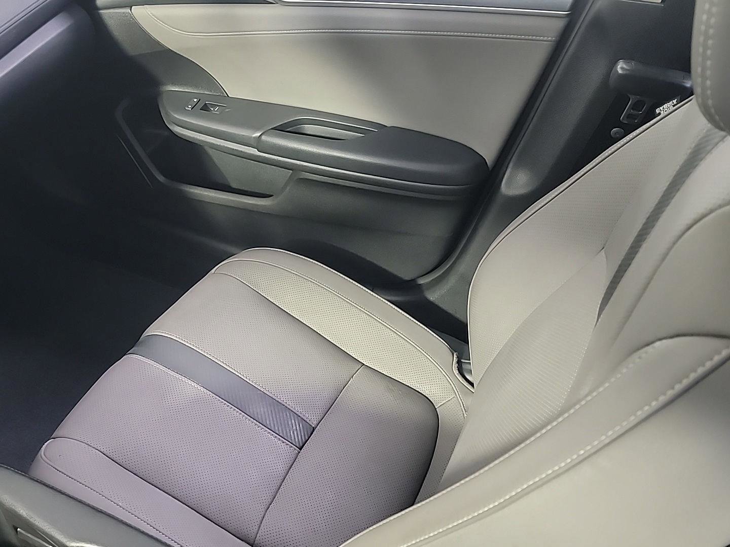 Used 2016 Honda Civic Touring image 22