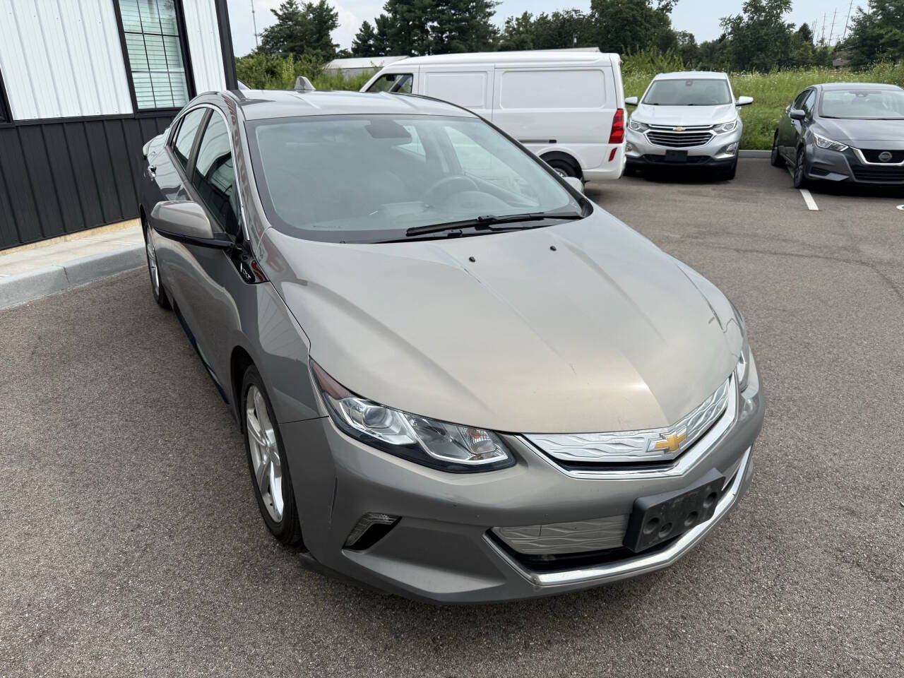 Used 2017 Chevrolet Volt LT FWD image 4