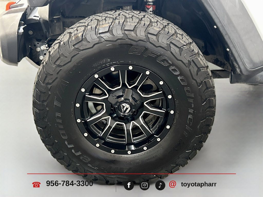 Used 2023 Jeep Gladiator Mojave w/ Trailer Tow Package AWD/4WD image 29
