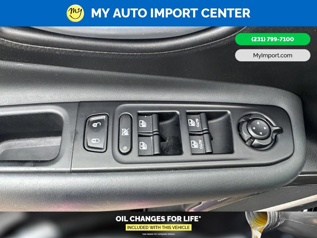 Used 2023 Jeep Renegade Latitude AWD/4WD image 11