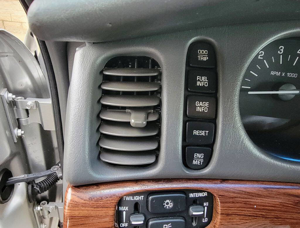 Used 2005 Buick Le Sabre Custom image 22