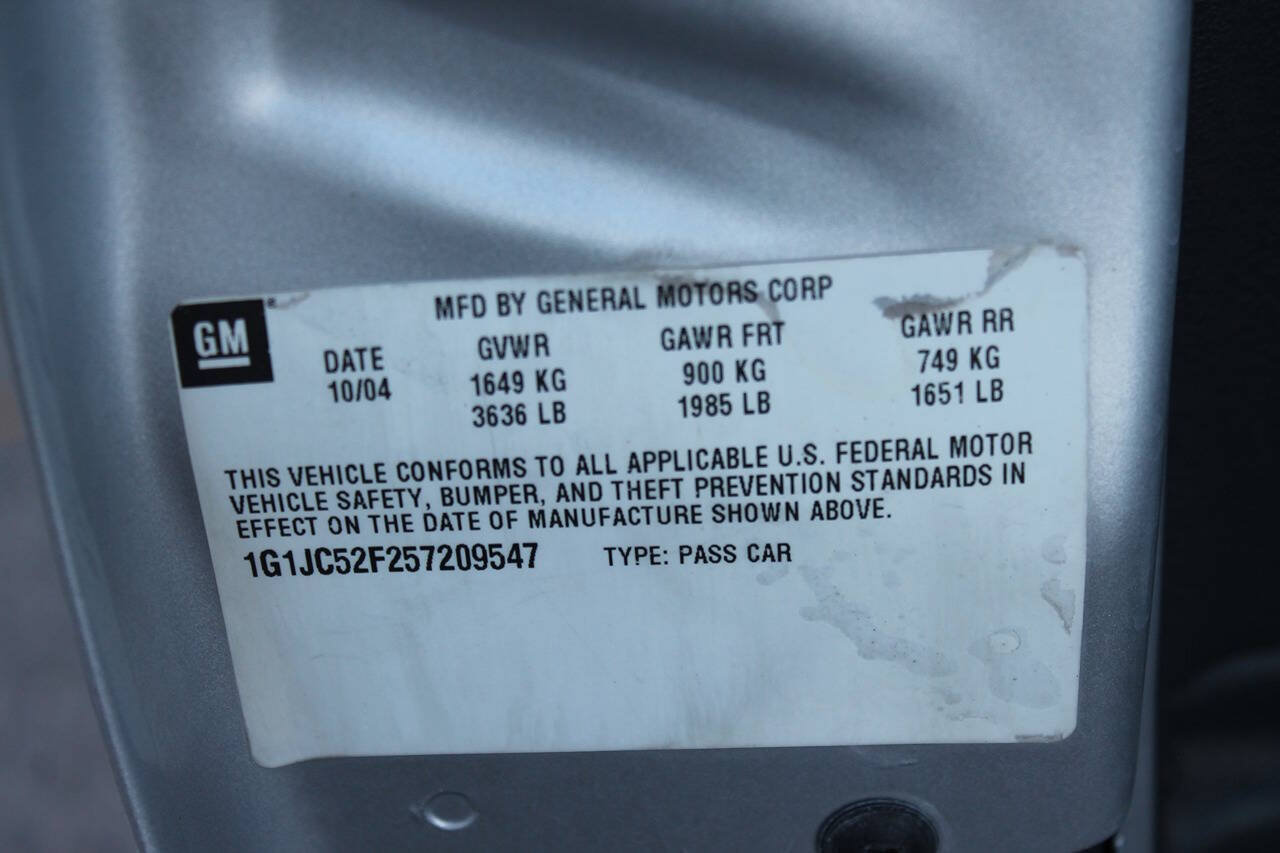 Used 2005 Chevrolet Cavalier Sedan w/ Preferred Equipment Group FWD image 39