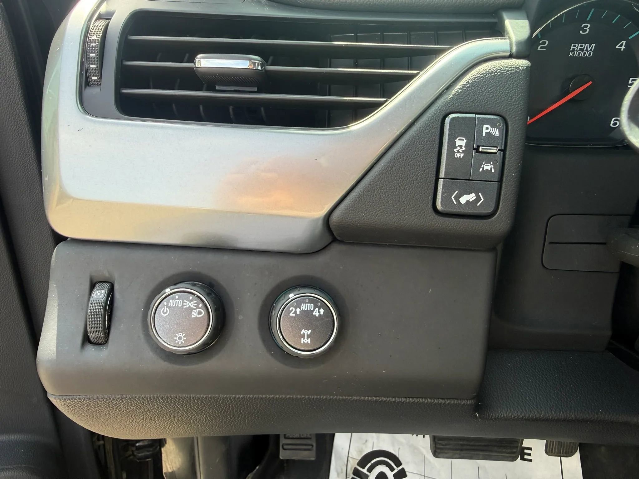 Used 2018 Chevrolet Tahoe LT AWD/4WD image 22