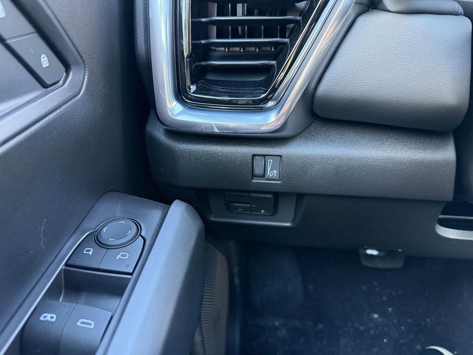 New 2026 GMC Canyon Elevation w/ Convenience Package image 12