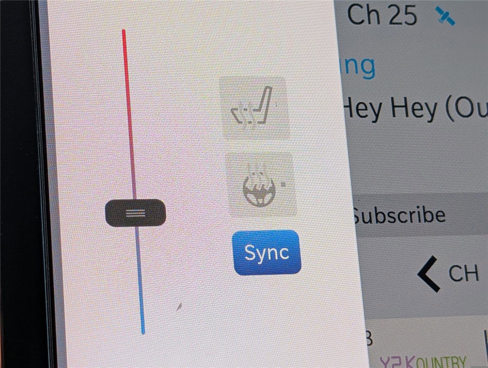 Used 2024 Chrysler Pacifica Touring-L image 25