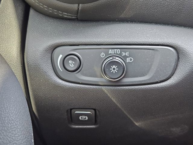 Used 2022 Chevrolet Blazer LT FWD image 21