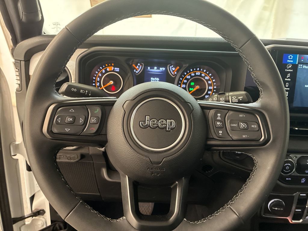 Used 2025 Jeep Wrangler Sport S AWD/4WD image 14