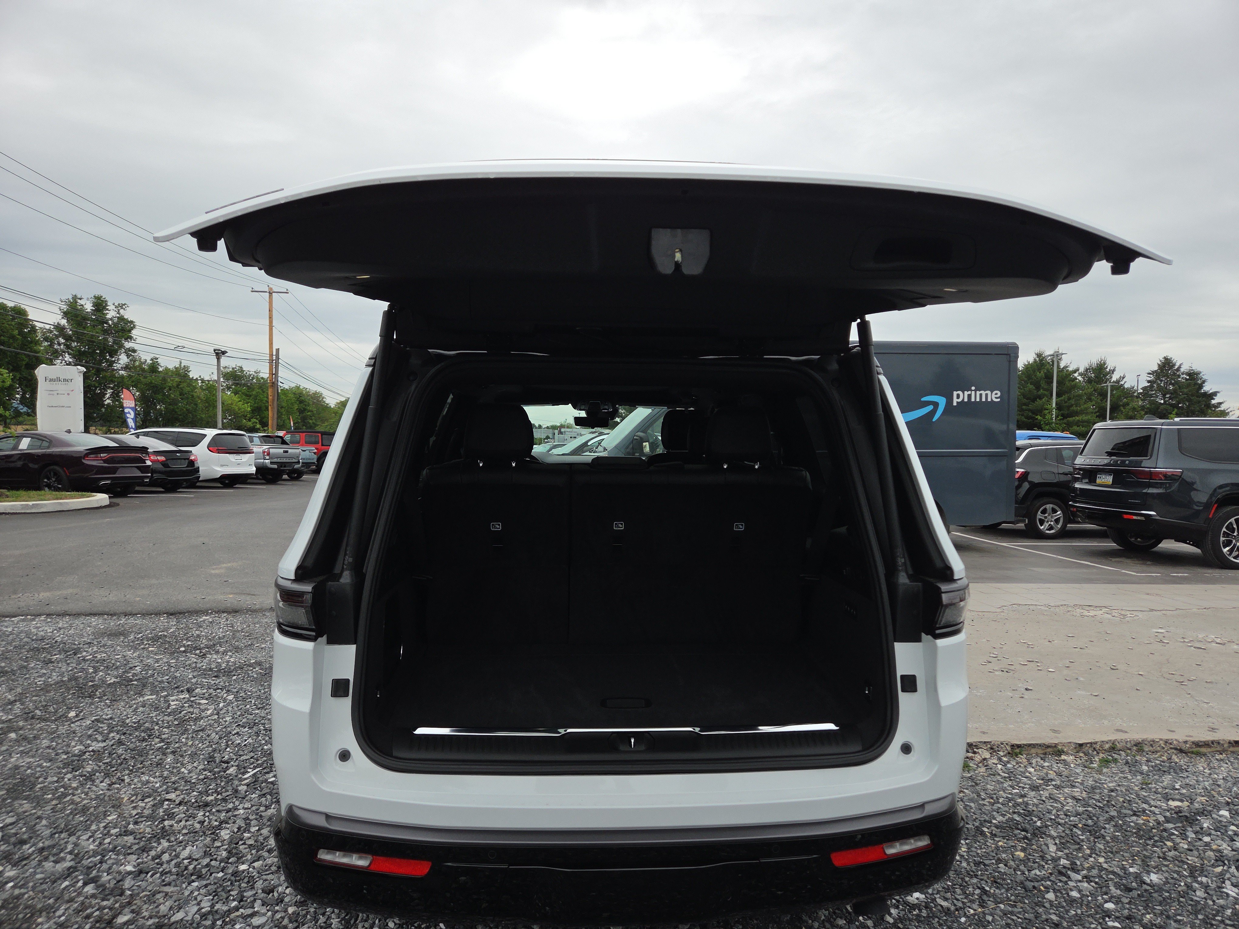 New 2026 Jeep Grand Wagoneer Summit AWD/4WD image 27