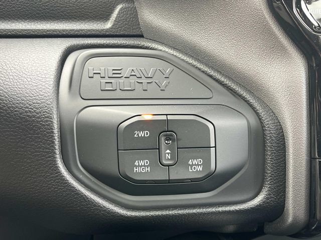 New 2026 RAM 2500 Laramie AWD/4WD image 18