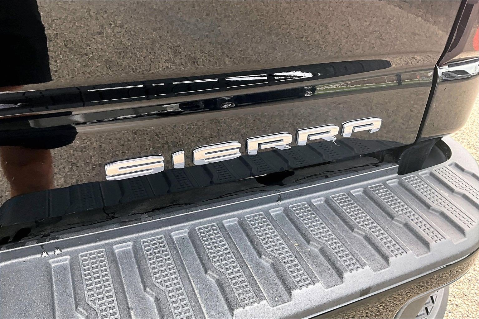 Used 2023 GMC Sierra 2500 Denali w/ Denali Ultimate Package AWD/4WD image 8