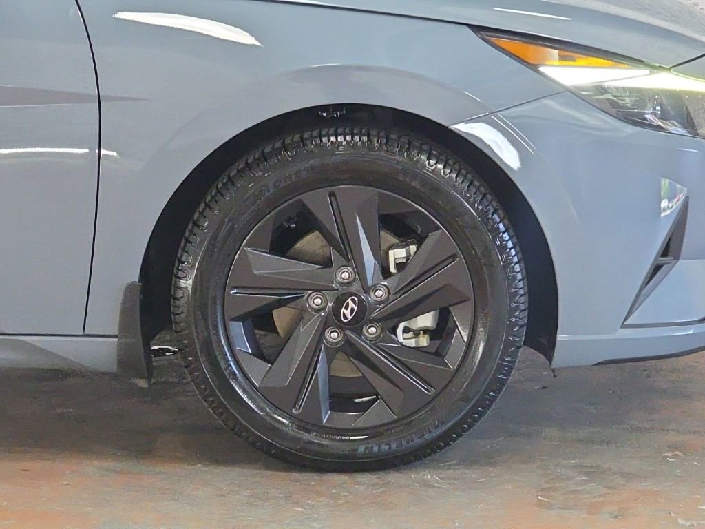 Used 2022 Hyundai Elantra Blue FWD image 7