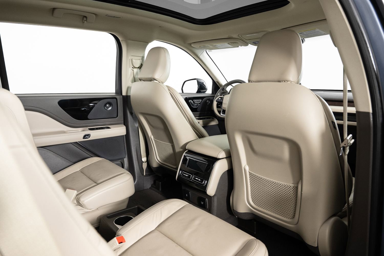 Used 2021 Lincoln Aviator Reserve w/ Class IV Trailer Tow Package image 24