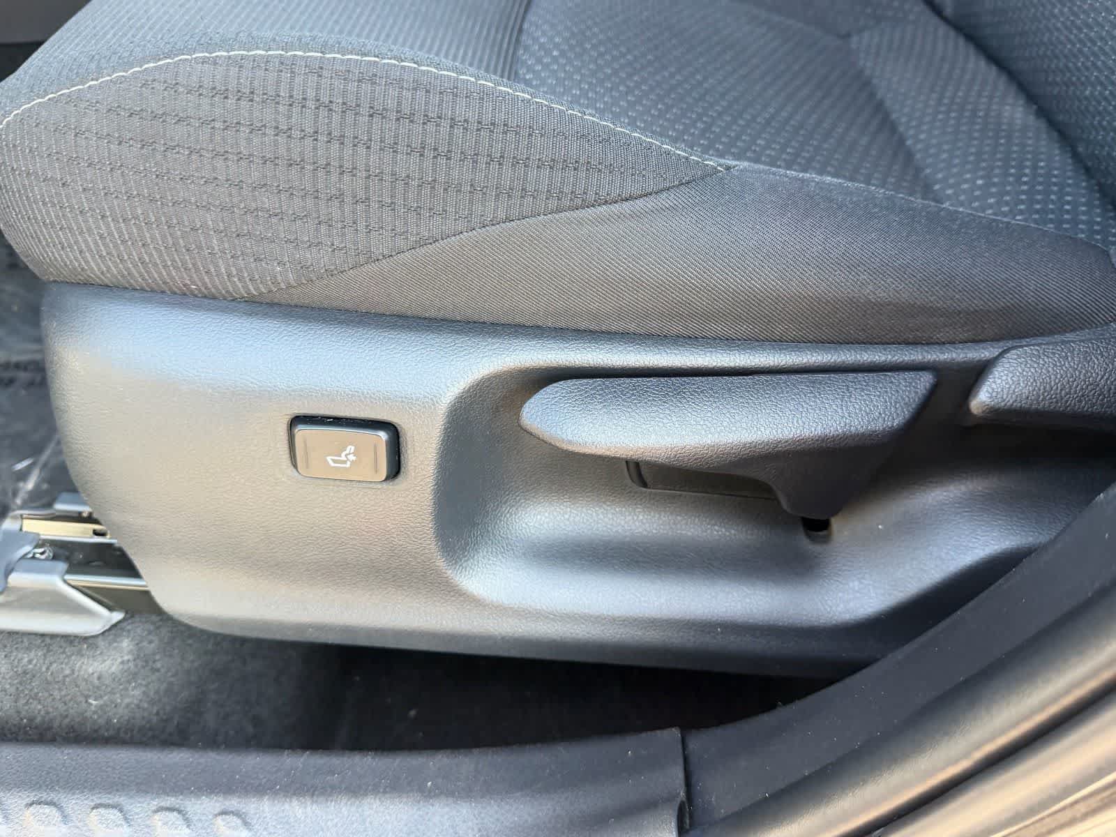 Used 2018 Toyota C-HR XLE FWD image 21